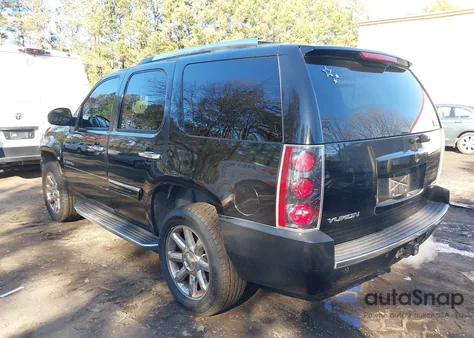 2007 GMC Yukon Denali z USA, uszkodzony, nr VIN 1GKFK63867J273543